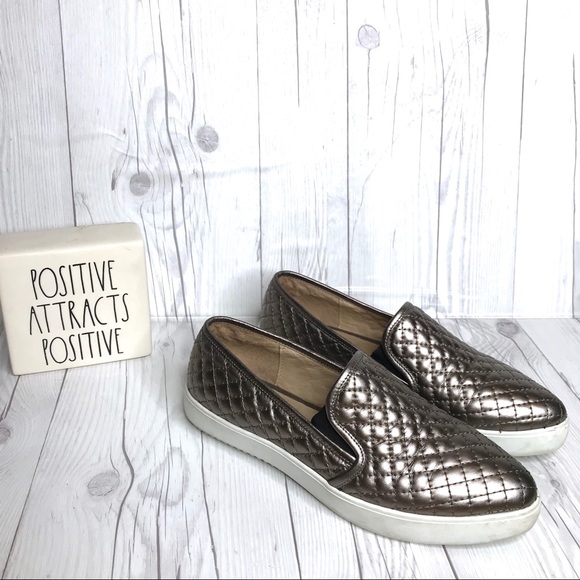 Vince Camuto Shoes - ⚡️1/2 Price sale ⚡️Vince Camuto slip sneakers